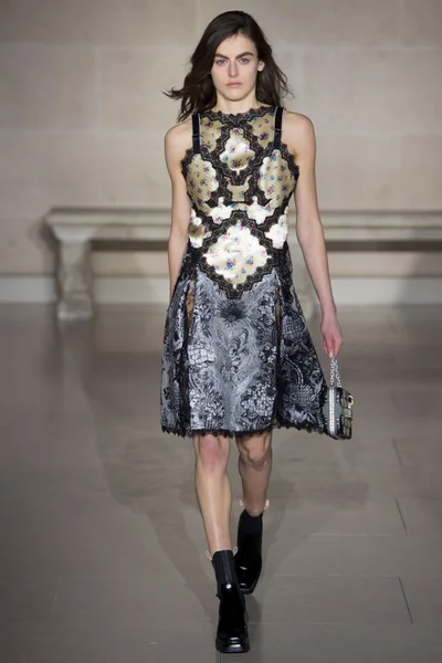 Look 38